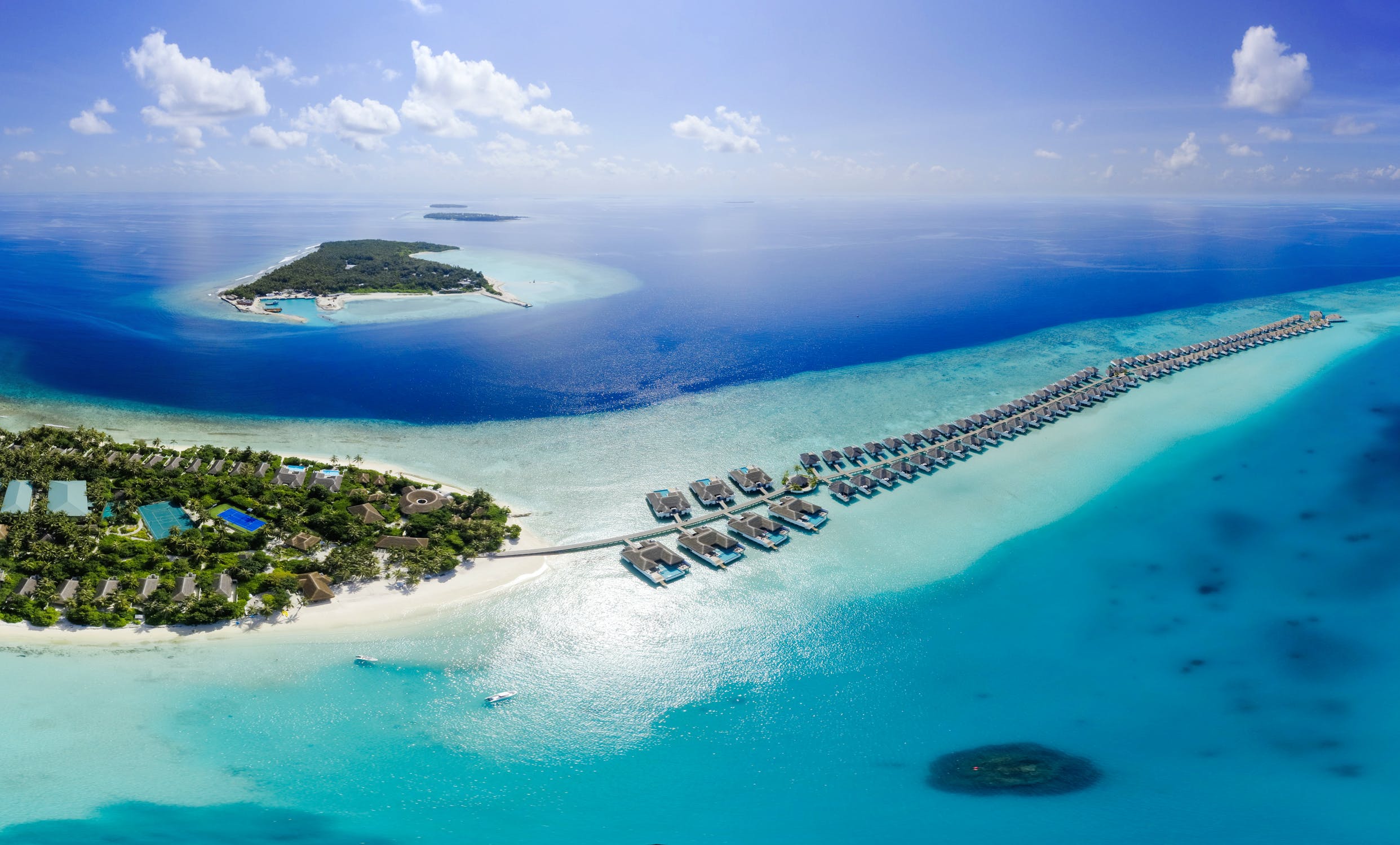 Maldive island in the ocean